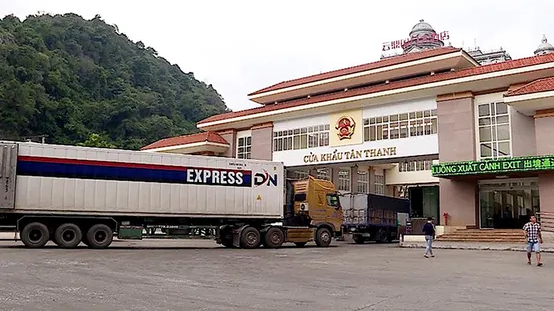 C&aacute;c cửa khẩu tăng tốc th&ocirc;ng quan 