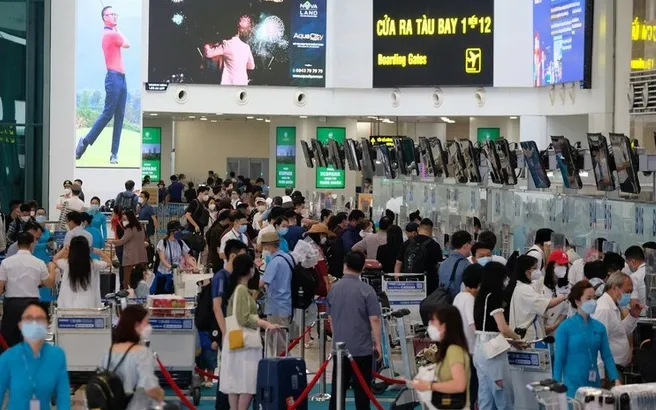 Cảnh báo rủi ro vé máy bay giả, vé bị nâng giá dịp cao điểm Tết.