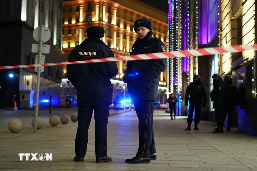 Cảnh sát Nga gác trên đường phố thủ đô Moskva.