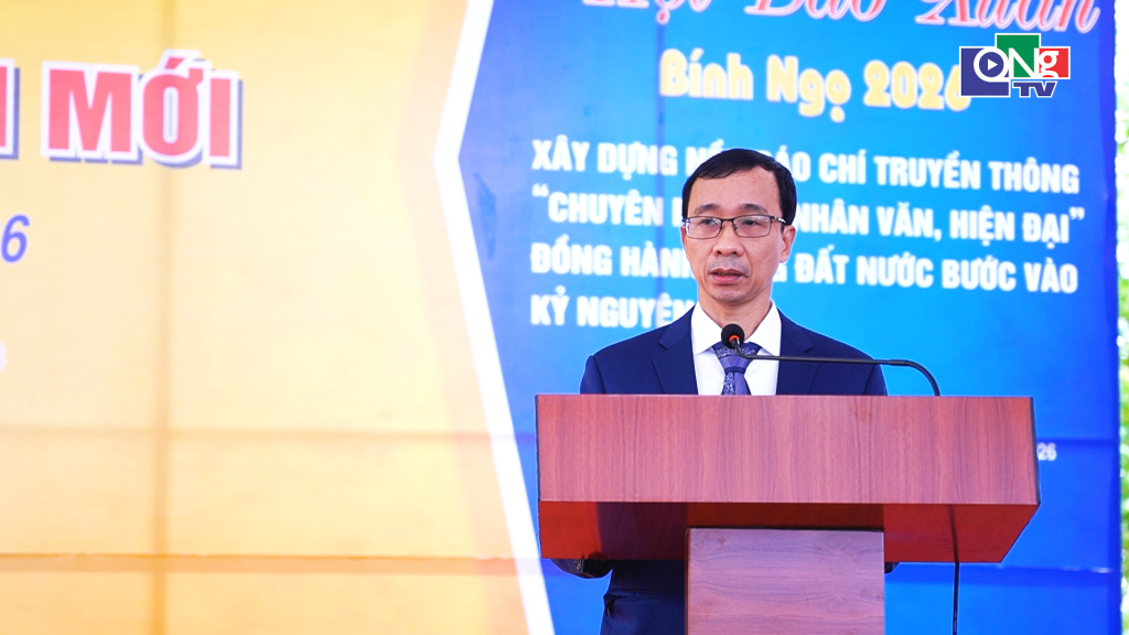 Tỉnh ủy viên, Giám đốc Báo và Phát thanh, Truyền hình Quảng Ngãi, Chủ tịch Hội Nhà báo tỉnh Huỳnh Đức Minh phát biểu khai mạc Hội Báo xuân.