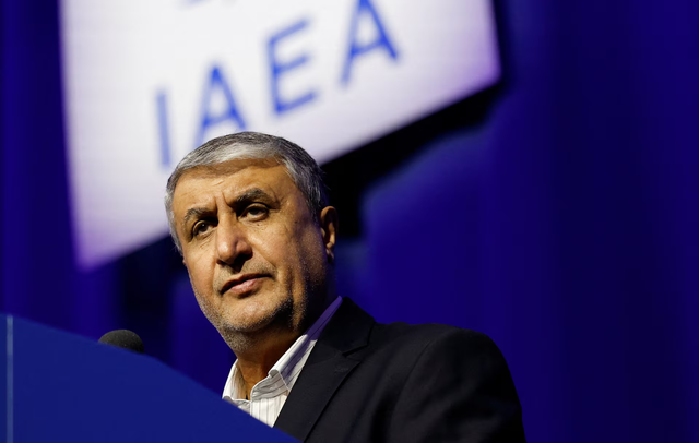 Lãnh đạo Tổ chức Năng lượng Nguyên tử Iran Mohammad Eslami trong buổi họp báo ngày 9/2.