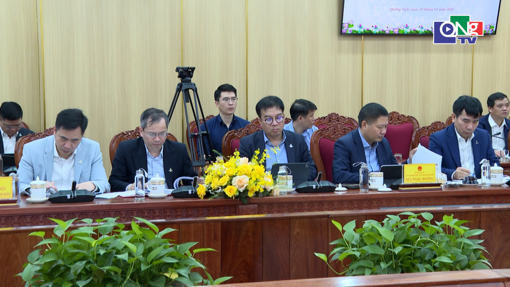 Đài diện Công ty Lọc hoá dầu Bình Sơn (BSR) dự họp.