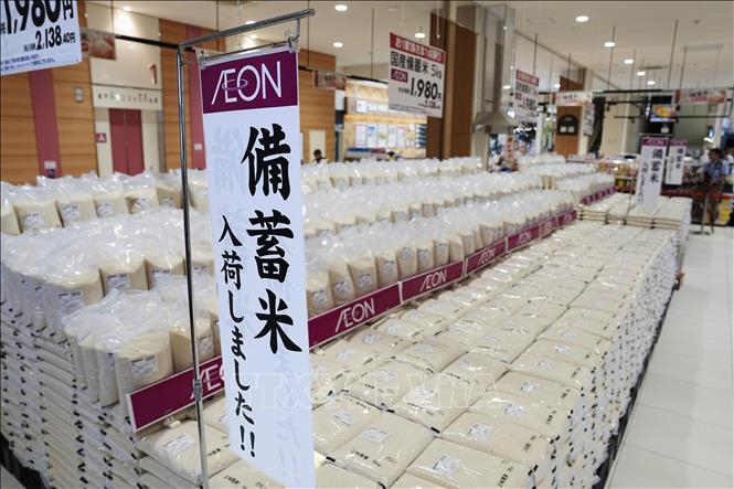Gạo được bày bán tại một siêu thị ở Osaka, Nhật Bản. Ảnh: Kyodo/TTXVN