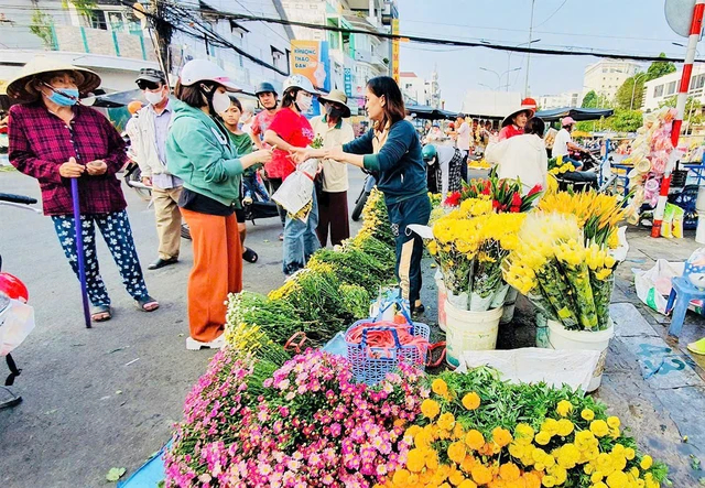 Dự báo miền Bắc và miền Trung hửng nắng ngày mùng 4 Tết.