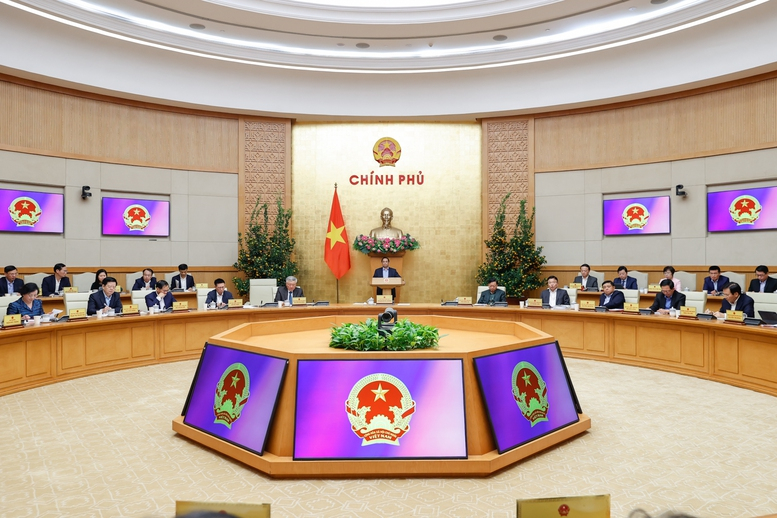 Thủ tướng Chính phủ Phạm Minh Chính chủ trì họp Thường trực Chính phủ đánh giá tình hình Tết Nguyên đán Bính Ngọ 2026 và triển khai các nhiệm vụ trọng tâm sau Tết. Ảnh: VGP/Nhật Bắc.jpg