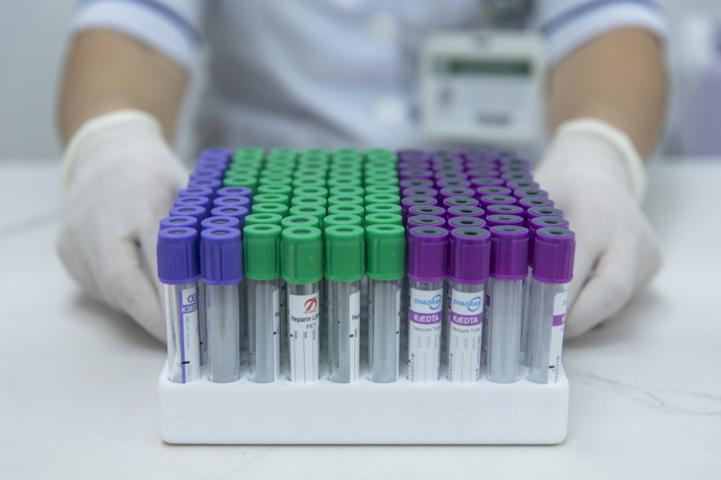 Bệnh án điện tử giảm xét nghiệm trùng lặp và cắt giảm nhiều chi phí khác. Ảnh: Tuấn Minh