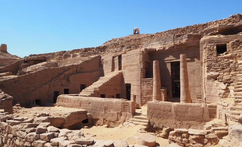 Phát hiện một nhóm lăng mộ đá có niên đại từ thời Cổ Vương quốc. (Nguồn: Shutterstock)