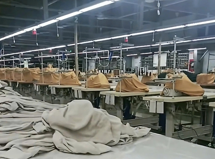 Thời gian tạm dừng đóng vào quỹ hưu trí và tử tuất là không quá 12 tháng tính từ tháng người sử dụng lao động có văn bản đề nghị gửi cơ quan BHXH.