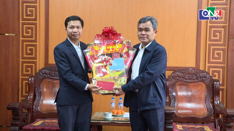 B&iacute; thư Tỉnh ủy Hồ Văn Ni&ecirc;n thăm, ch&uacute;c tết tại x&atilde; Tr&agrave; Bồng