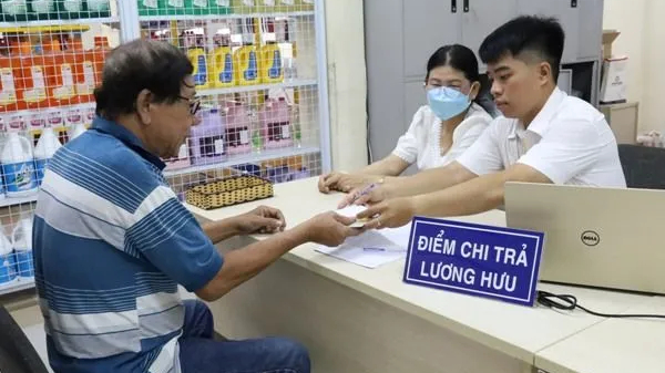 Thủ tướng y&ecirc;u cầu chi trả gộp 2 th&aacute;ng lương hưu th&aacute;ng 2 v&agrave; 3/2026 