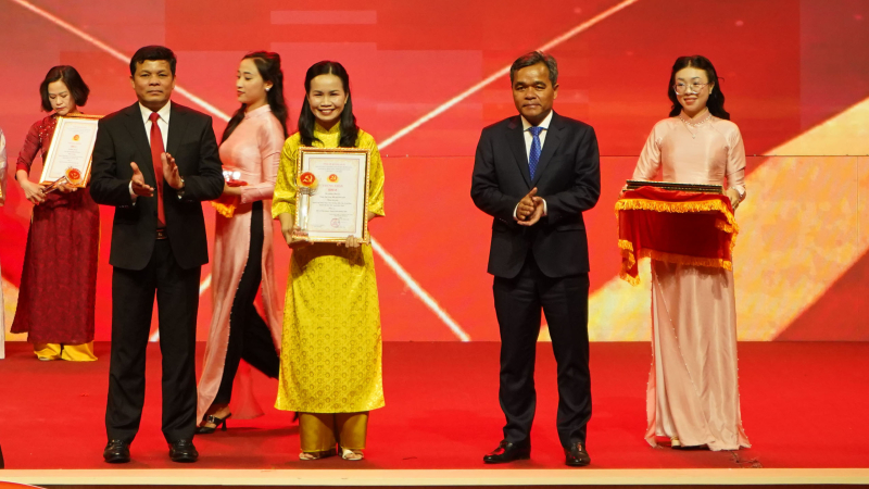 Nh&acirc;n d&acirc;n l&agrave; trung t&acirc;m - Một gi&aacute; trị cốt l&otilde;i 