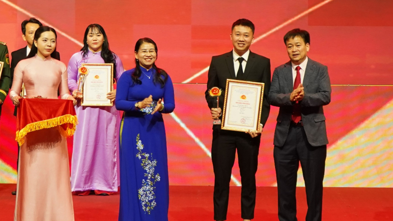 D&acirc;n vận kh&eacute;o, ch&igrave;a kh&oacute;a gi&uacute;p d&acirc;n tho&aacute;t ngh&egrave;o&hellip;  