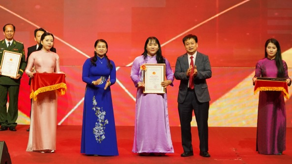 &ldquo;Ch&igrave;a kh&oacute;a&rdquo; mở cửa ph&aacute;t triển văn h&oacute;a v&ugrave;ng đồng b&agrave;o DTTS Quảng Ng&atilde;i mới