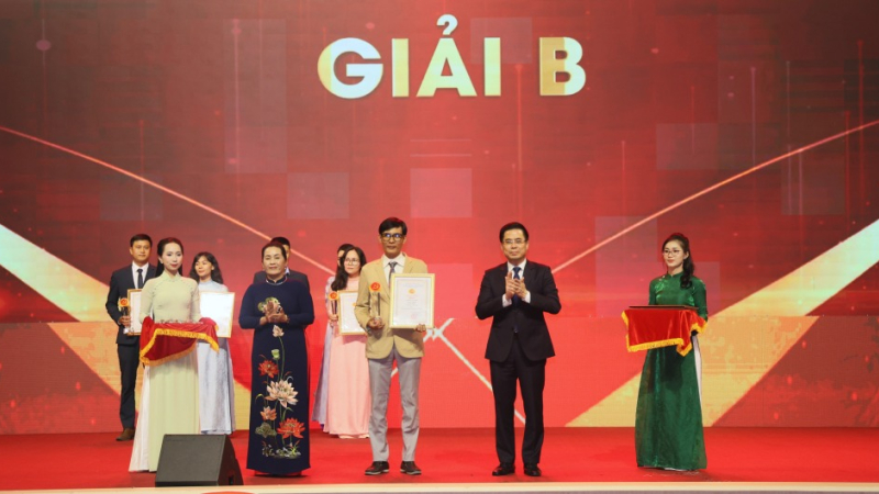 Đi trọn con đường 