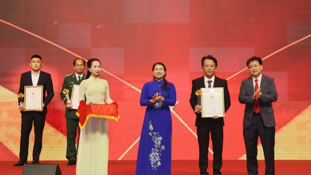 90 ng&agrave;y &ldquo;thần tốc&rdquo; x&oacute;a nh&agrave; tạm cho người d&acirc;n  