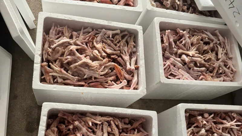 Quảng Ng&atilde;i xử l&yacute; nhiều vụ kinh doanh h&agrave;ng giả, kh&ocirc;ng r&otilde; nguồn gốc