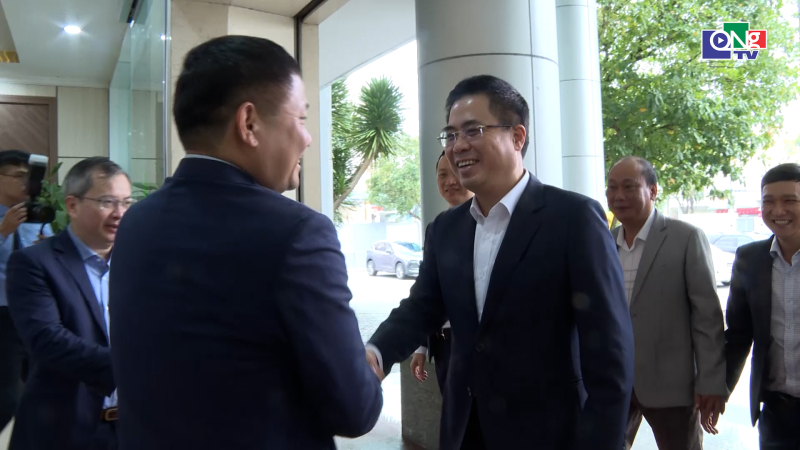 Chủ tịch UBND tỉnh thăm, ch&uacute;c Tết c&aacute;c doanh nghiệp