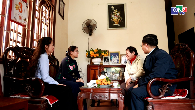 Trưởng ban Nội ch&iacute;nh Tỉnh ủy thăm, ch&uacute;c Tết nguy&ecirc;n l&atilde;nh đạo tỉnh