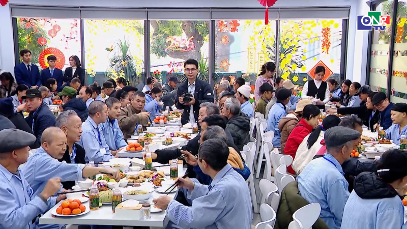 Bữa tất ni&ecirc;n ấm &aacute;p tại Bệnh viện K