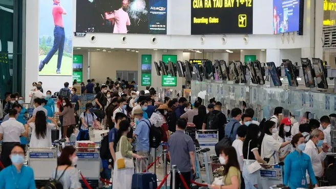 Cảnh b&aacute;o v&eacute; m&aacute;y bay giả, v&eacute; bị n&acirc;ng gi&aacute; dịp cao điểm Tết 