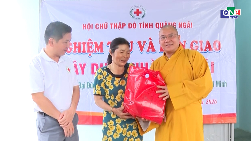 Nghiệm thu, b&agrave;n giao nh&agrave; nh&acirc;n &aacute;i cho người ngh&egrave;o
