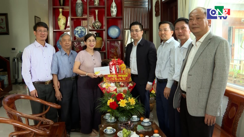 Chủ tịch UBND tỉnh thăm, ch&uacute;c Tết tại khu vực ph&iacute;a T&acirc;y