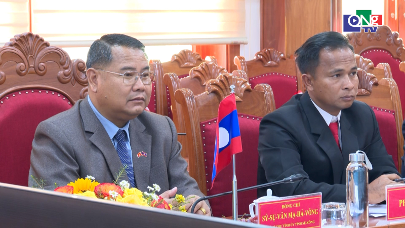 Đo&agrave;n đại biểu cao cấp tỉnh S&ecirc;-K&ocirc;ng ch&uacute;c Tết tỉnh Quảng Ng&atilde;i