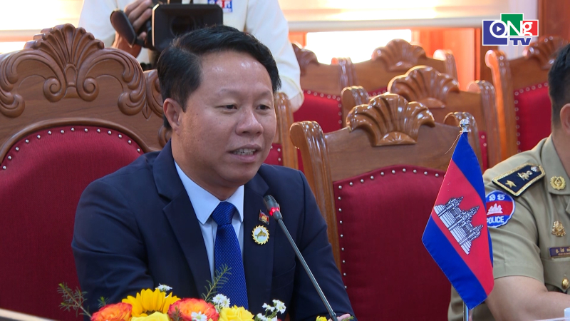 Đo&agrave;n đại biểu cao cấp tỉnh Stung Treng thăm, ch&uacute;c Tết tỉnh Quảng Ng&atilde;i