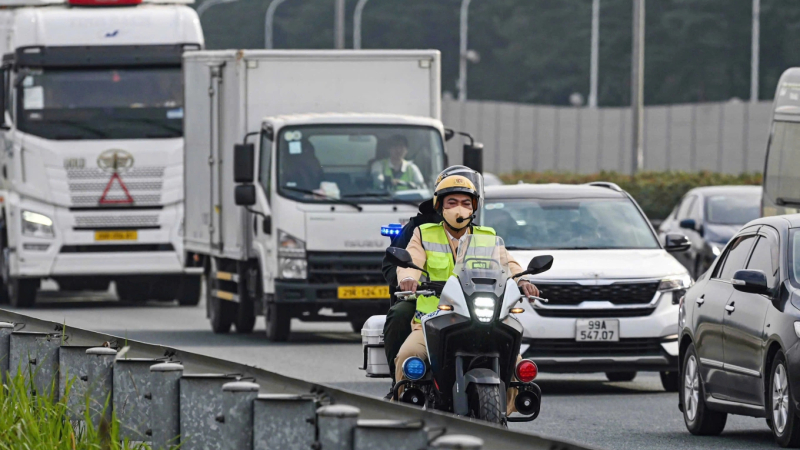 Xử l&yacute; vi phạm nồng độ cồn từ s&aacute;ng m&ugrave;ng 1 Tết