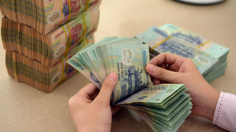 Lương tăng, thưởng Tết cao nhất 1,8 tỷ đồng 