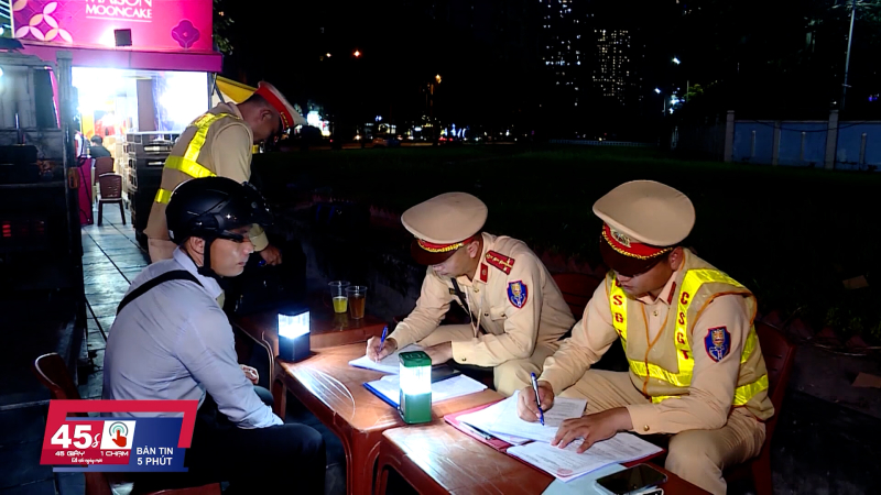 45 gi&acirc;y 1 chạm ng&agrave;y 07/02