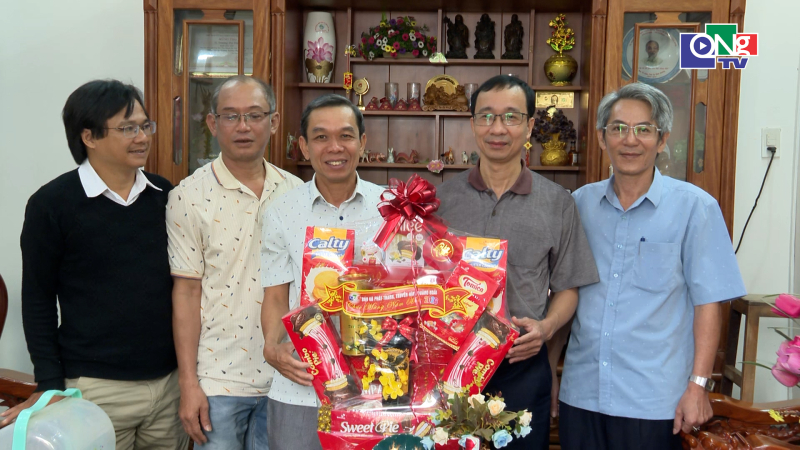 Thăm, ch&uacute;c Tết nguy&ecirc;n l&atilde;nh đạo B&aacute;o v&agrave; Ph&aacute;t thanh, Truyền h&igrave;nh Quảng Ng&atilde;i