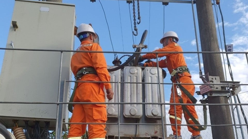 Đảm bảo cấp điện ổn định trước, trong v&agrave; sau Tết 