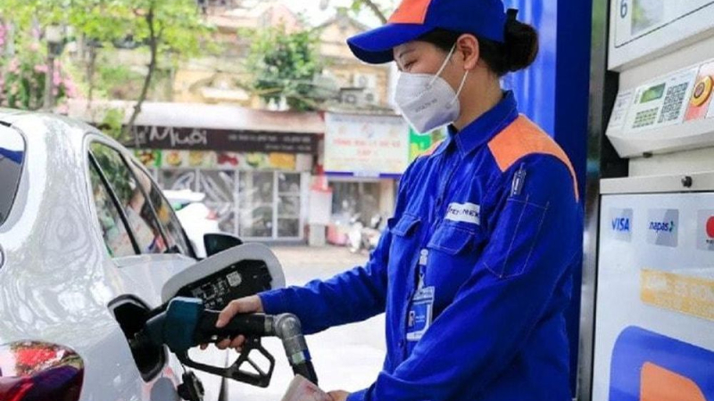 Bảo đảm nguồn cung ứng xăng dầu dịp Tết B&iacute;nh Ngọ