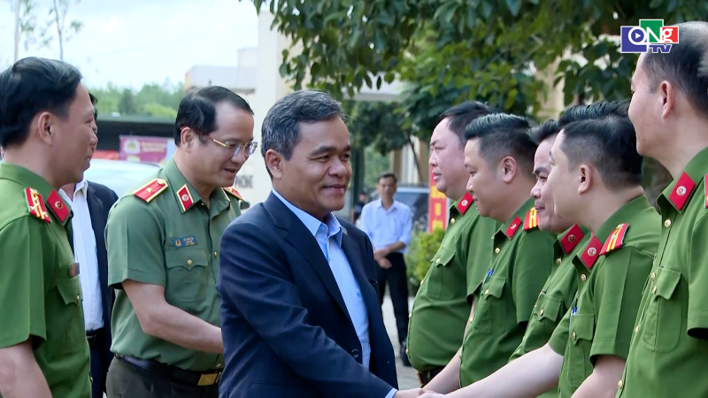 B&iacute; thư Tỉnh ủy thăm, ch&uacute;c Tết c&aacute;c đơn vị