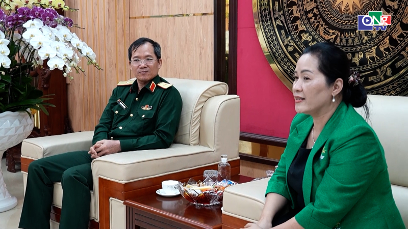 Ch&iacute;nh ủy Qu&acirc;n khu 5 thăm, ch&uacute;c Tết tỉnh Quảng Ng&atilde;i