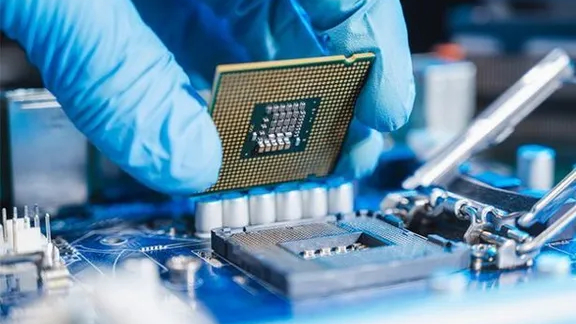 EU tăng tốc đua b&aacute;n dẫn với Mỹ v&agrave; Trung Quốc