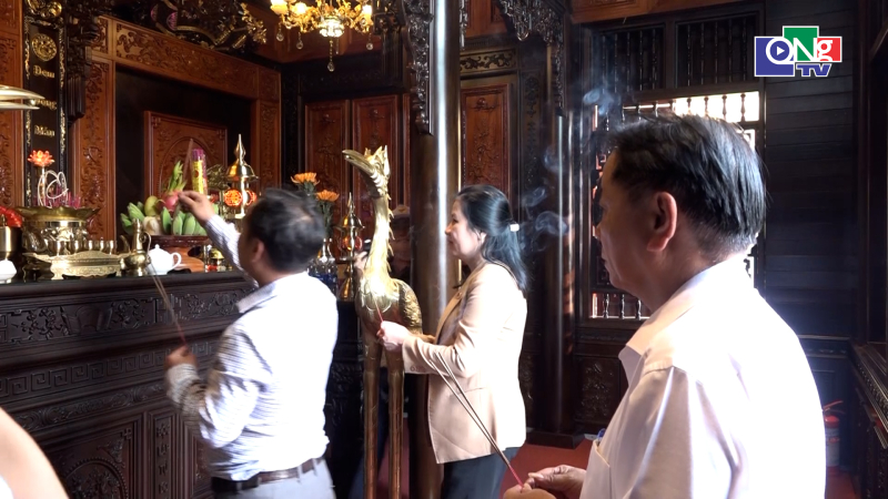 D&acirc;ng hương tại Di t&iacute;ch lịch sử Chiến thắng Kon Braih