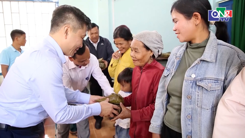 Ng&agrave;y hội b&aacute;nh chưng xanh ở Sơn T&acirc;y Thượng