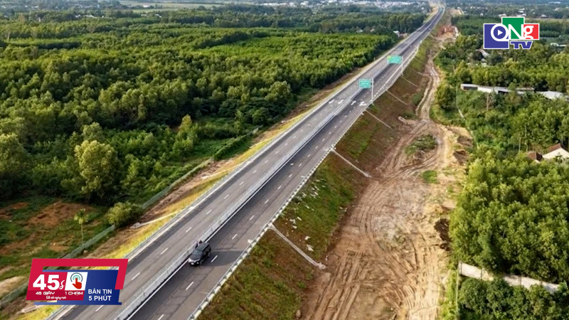 45 gi&acirc;y 1 chạm ng&agrave;y 13/02