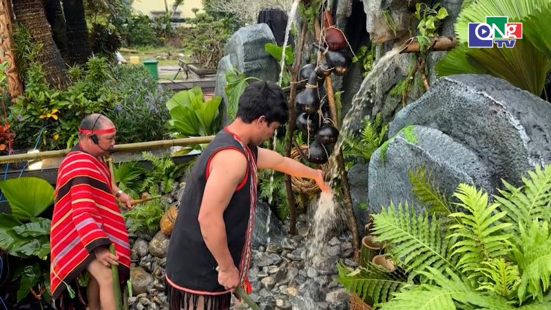 Lễ c&uacute;ng m&aacute;ng nước của người Xơ Đăng