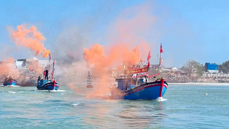 Ngư d&acirc;n Quảng Ng&atilde;i tấp nập ra khơi những ng&agrave;y đầu năm mới 