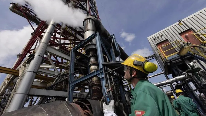 Hungary ra tối hậu thư cho EU v&agrave; Ukraine