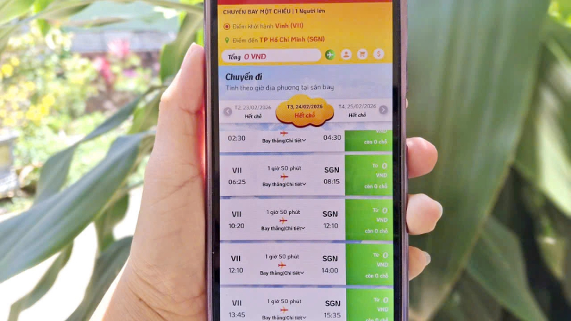 'Ch&aacute;y' v&eacute; m&aacute;y bay đến TP HCM sau Tết 