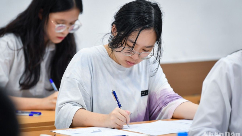 Bộ Gi&aacute;o dục v&agrave; Đ&agrave;o tạo chốt quy định bỏ x&eacute;t ri&ecirc;ng học bạ, cho th&iacute; sinh đăng k&yacute; tối đa 15 nguyện vọng