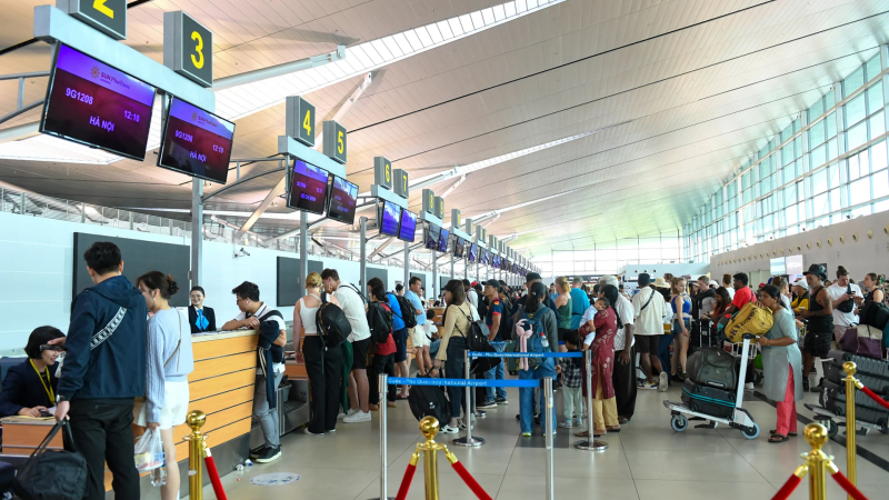 S&acirc;n bay quốc tế Ph&uacute; Quốc lập kỷ lục phục vụ hơn 260.000 lượt kh&aacute;ch dịp Tết
