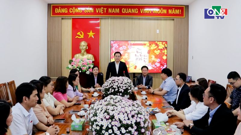 Chủ tịch UBND tỉnh ch&uacute;c Tết Đảng ủy UBND tỉnh 