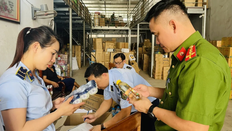 Doanh nghiệp phải tự chịu tr&aacute;ch nhiệm về an to&agrave;n, ph&aacute;p l&yacute; của mỹ phẩm