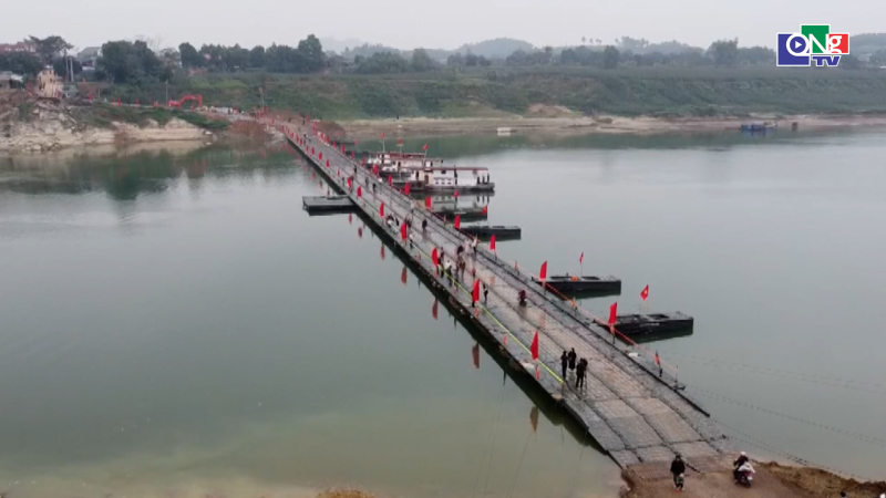Vận h&agrave;nh lại cầu phao qua s&ocirc;ng L&ocirc;, Ph&uacute; Thọ