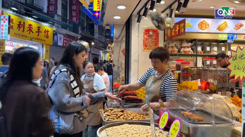 Ti&ecirc;u d&ugrave;ng Trung Quốc tăng mạnh trong Tết Nguy&ecirc;n đ&aacute;n